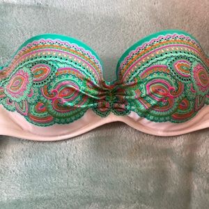 32 D bikini from Victoria’s Secret in excellent condition no straps